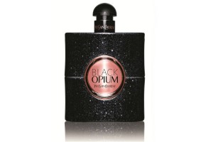 Black Opium es la nueva fragancia femenina de Yves Saint Laurent. Este perfume , juega con la intensidad que surge del encuentro entre la oscuridad y la suave luminiscencia.