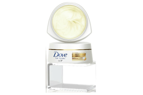 Crema de Dove Óleo Nutritivo contiene aceites de origen natural seleccionados para dejar el pelo suave y con un brillo increíble.