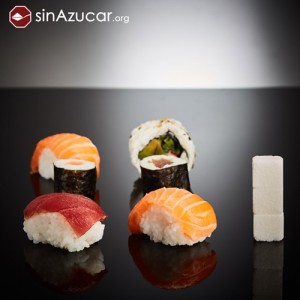 6 piezas de Sushi contienen 12g de azúcar, equivalente a 3 terrones.