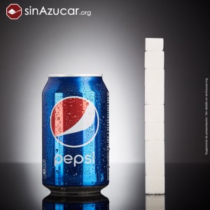 Una lata de Pepsi (330ml) contiene 34,98g de azúcar, equivalente a 8,7 terrones.