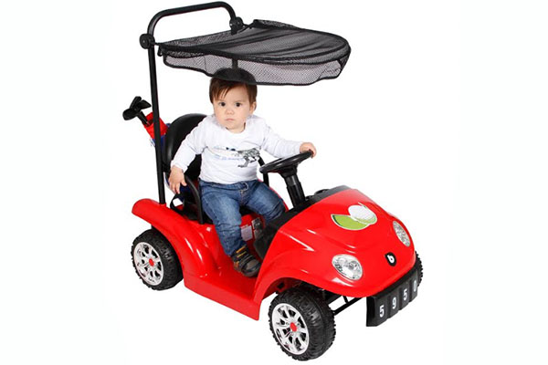 El Carrito de Golf Bebeglo es un entretenido vehículo eléctrico con todos los implementos para jugar, incluye los palos y la pelota. disponible en  www.babypoint.cl