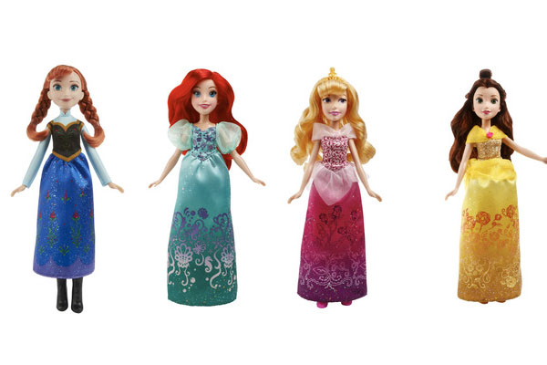 Las niñas pueden coleccionar 11 de sus princesas favoritas con Disney Princess Royal Shimmer. Las princesas están listas para brillantes aventuras, cada una con su color distintivo y detalles con brillo. Las encuentras en Hasbro Chile.