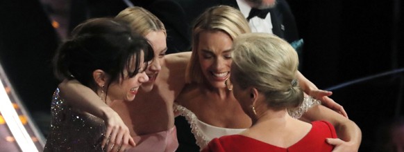 90th Academy Awards - Oscars Show ¿ Hollywood - Actresses Sally Hawkins, Saoirse Ronan, Margot Robbie and Meryl Streep embrace after Frances McDormand's Best Actress acceptance speech. REUTERS/Lucas Jackson AWARDS-OSCARS/SHOW