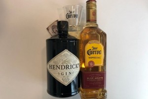 ¿Qué mejor que tomarse algo rico al llegar de la pega? Por eso, incluimos esta exquisita botella de Hendrick's junto a un notable José Cuervo, ideal para esas celebraciones de largo aliento.