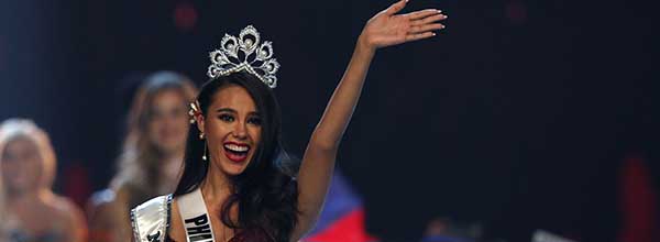 RUN1436. Bangkok (Thailand), 16/12/2018.- Miss Philippines Catriona Gray jubilates after she was crowned as the new Miss Universe during the Miss Universe 2018 beauty pageant at Impact Arena in Bangkok, Thailand, 17 December 2018. Women representing 94 nations will participate in the 67th Miss Universe 2018 beauty pageant in Bangkok. (Filipinas, Tailandia) EFE/EPA/RUNGROJ YONGRIT EDITORIAL USE ONLY Miss Universe 2018 beauty pageant in Bangkok