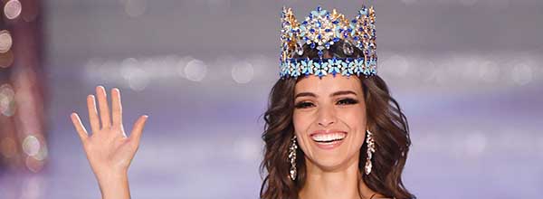 TOPSHOT - Miss Mexico Vanessa Ponce de Leon reacts after winning the 68th Miss World contest final in Sanya, on the tropical Chinese island of Hainan on December 8, 2018.   / AFP / GREG BAKER

 TOPSHOTS-TOPSHOT-CHINA-MISS-WORLD