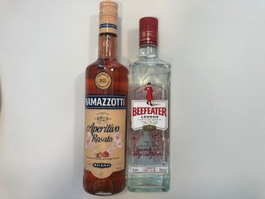 Estas botellas de Beefeter y Ramazzotti son perfectos para cualquier velada romántica.