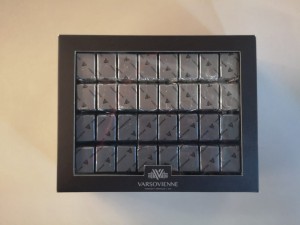 Esta caja de chocolates no estará de más a la hora de regalonearnos y Varsovienne  lo sabe, quienes acaban de lanzar dos nuevos productos dentro de su ya existente y exitosa línea sin azúcar añadida.