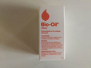 Bio oil es un aceite muy efectivo para mejorar cicatrices, atenuar estrías y aclarar manchas de la piel.