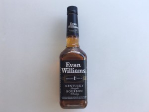 Un whiskey Bourbon de Evan Williams siempre será bien recibido.